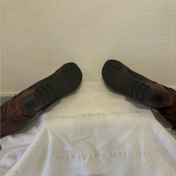 Sorel Cate leather knee-high boot. Block heel, brown, size 8 - Picture 8 of 13